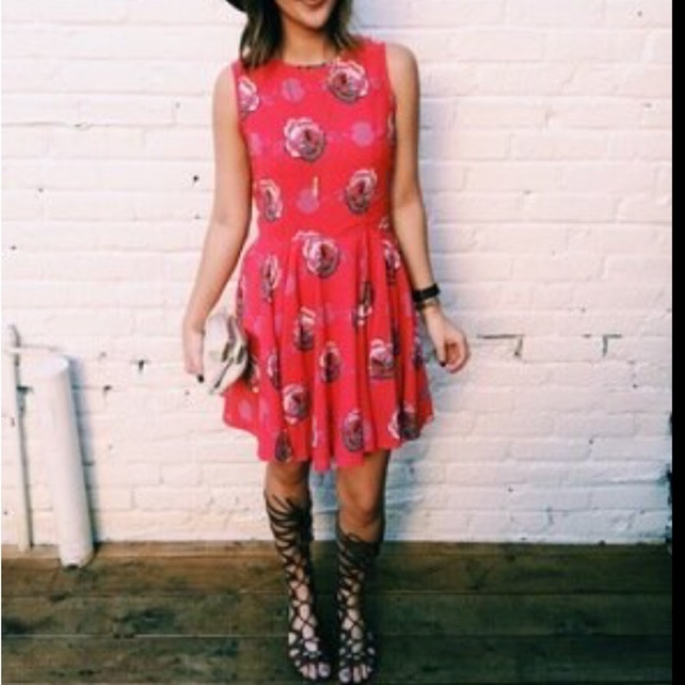 Maison Jules Red Floral  Sleeveless Floral pleated Fit & Flare Dress